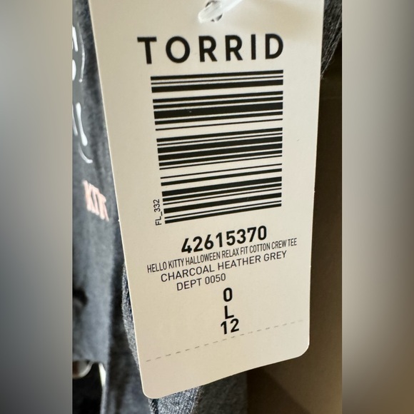 Hello Kitty Skeleton Torrid Halloween Tee Shirt Large (12) - Picture 5 of 5